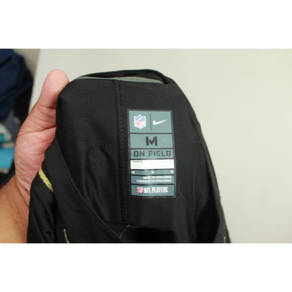 Nike Men Tennesee Titans Black Jersey Derrick Henry ize Medium - Picture 2 of 11